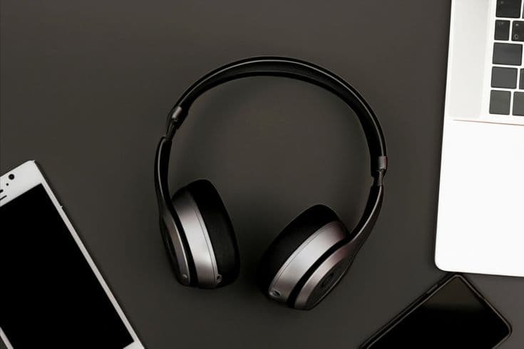 Aesthetic headphone background